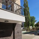 Vip Apartment & Parking